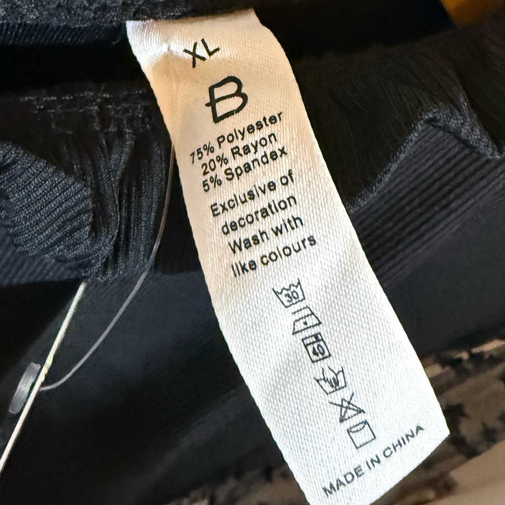 NWT Elegant Black Blouse with Sheer Star Sleeves - Picture 4 of 5